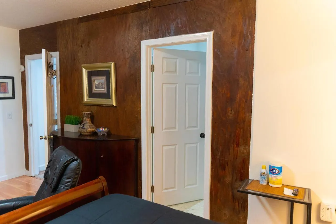 Cozy private Guest House Los Angeles