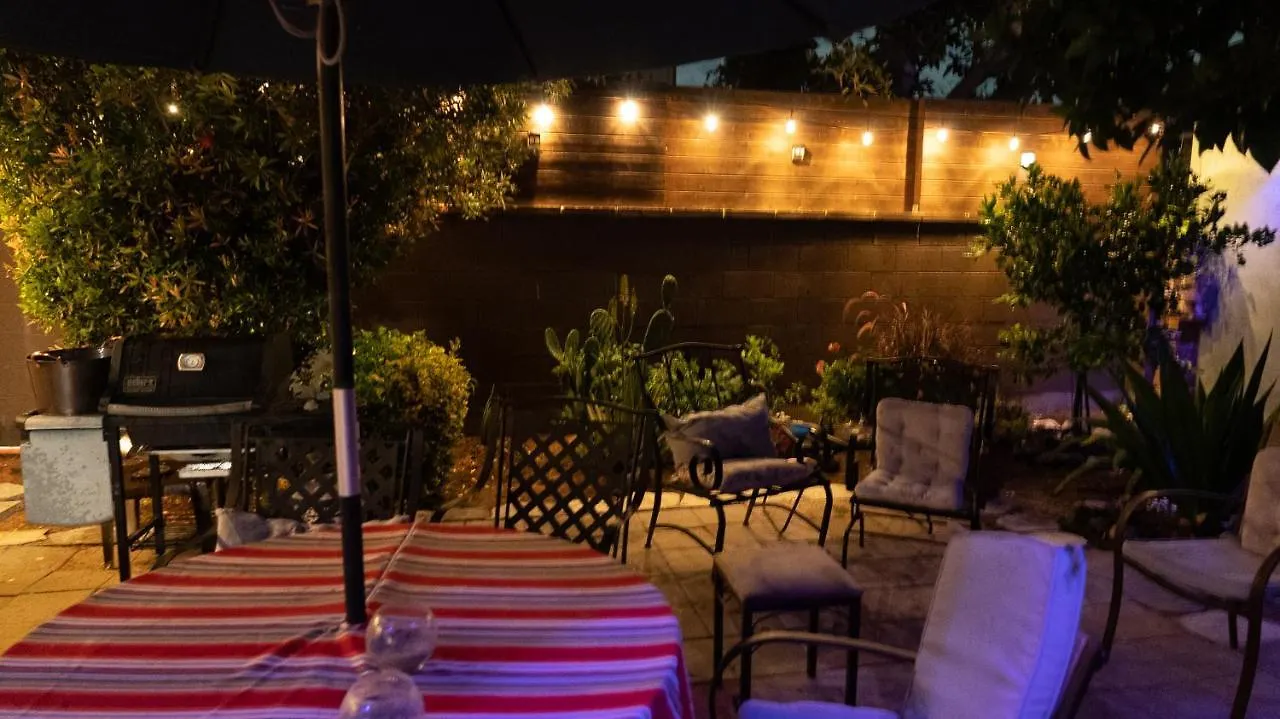 Cozy private Guest House Los Angeles